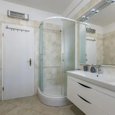 Penthouse Lorena 3*