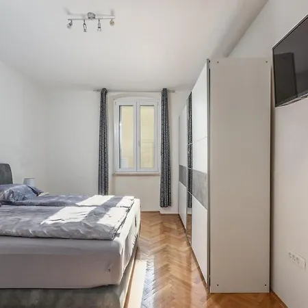 Penthouse Lorena 3*