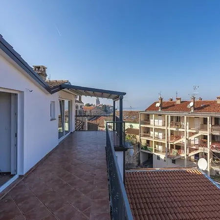 Guest house Penthouse Lorena Porec