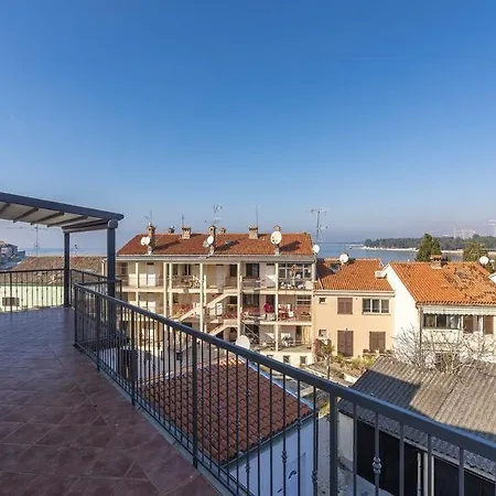 Guest house Penthouse Lorena Porec