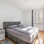 Penthouse Lorena Πανσιόν Πόρετς