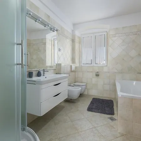Penthouse Lorena Guest house