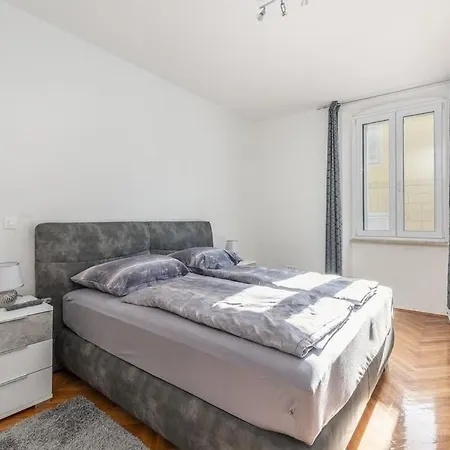 Penthouse Lorena Guest house Porec
